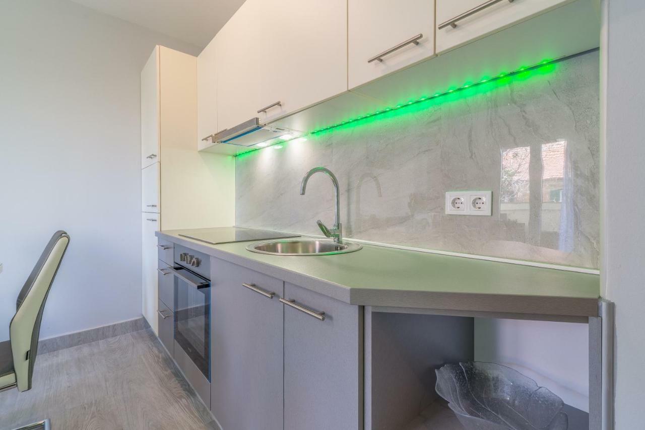 Ruzmarin - New Apartment Zadar Exteriör bild